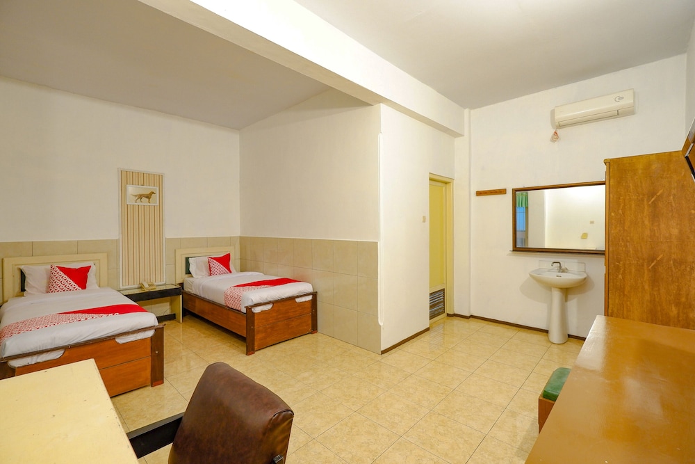 OYO 2855 Sartika Hotel Pati 30/42
