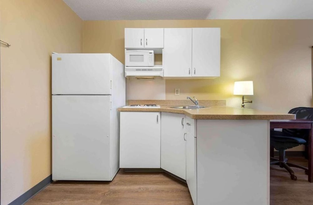 Studio 6 Corporate Extended Stay Amherst Buffalo NY 51/60