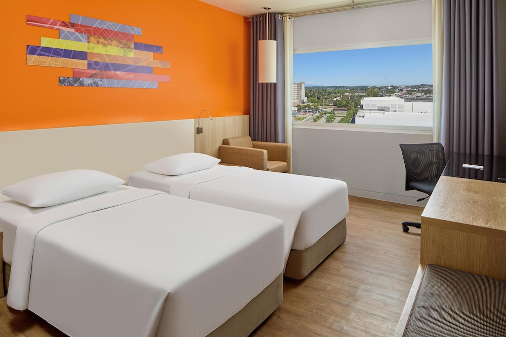 Park Inn By Radisson Davao 24/65
