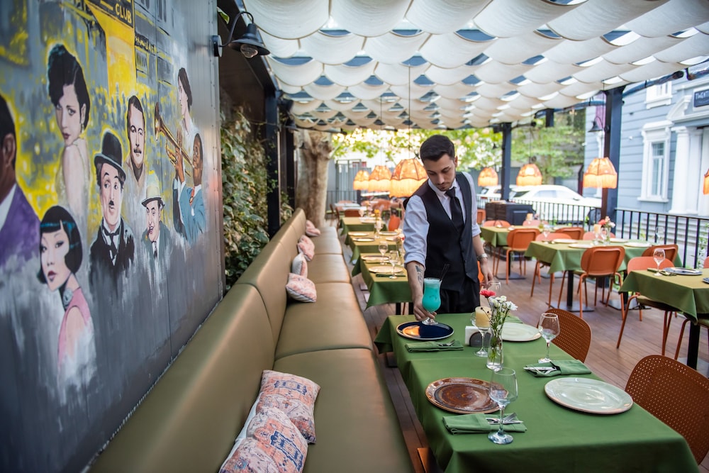 Hotel Twenties Tbilisi - Stay & Dine 51/65
