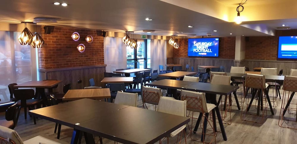 Village Prem Swansea Hotel Leisure Club 43/61