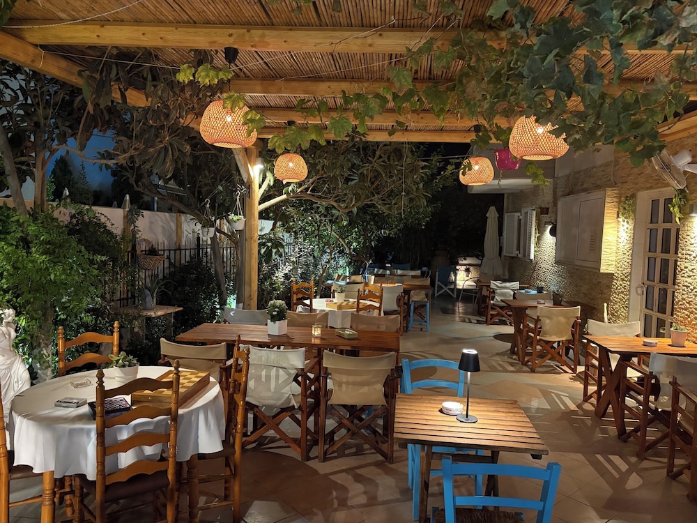 Voula Hotel 59/74