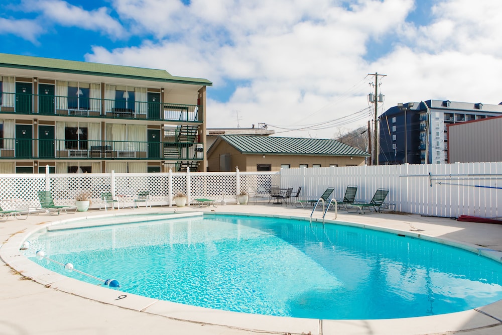 Green Valley Motel 4/53