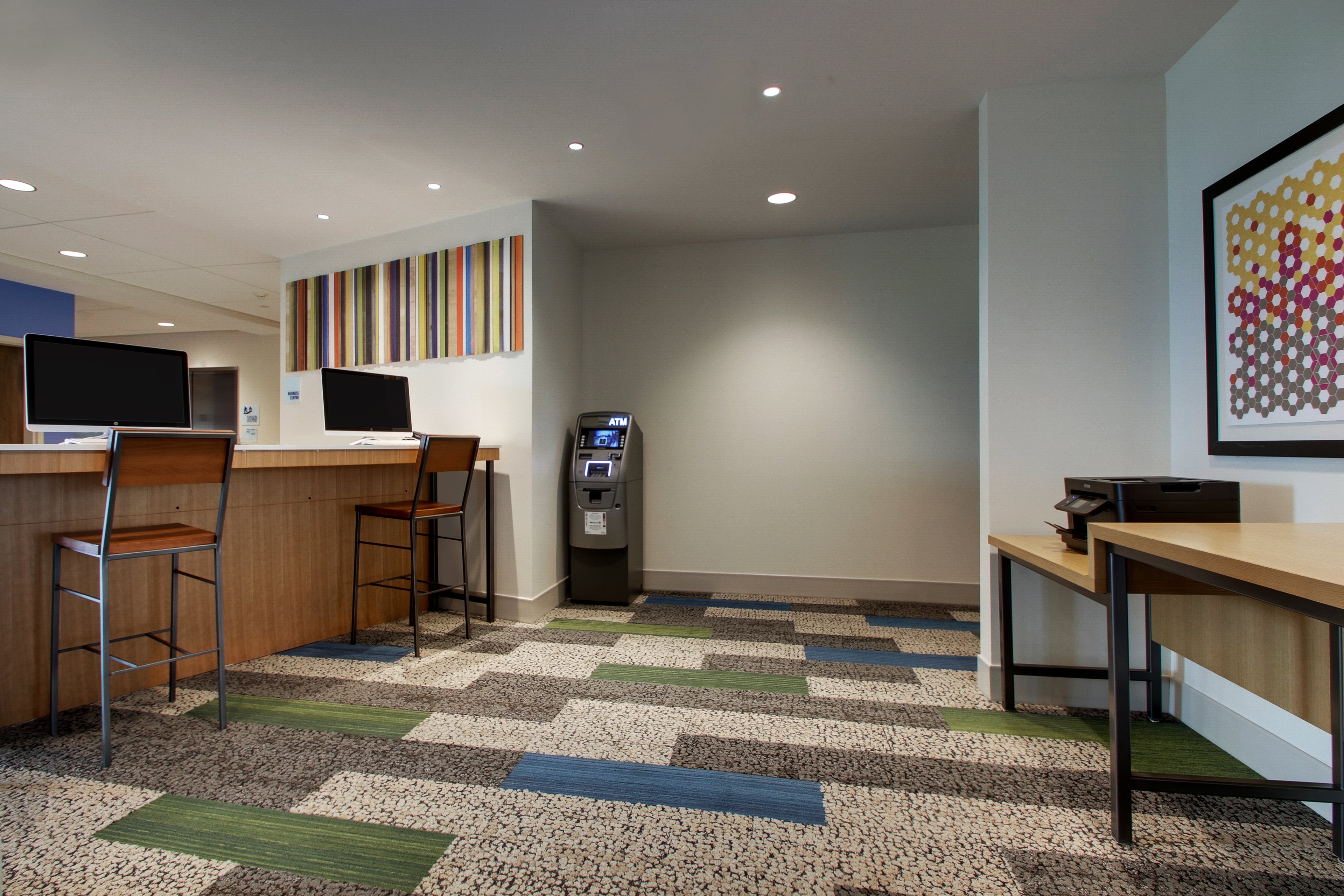 HOLIDAY INN EXPRESS & SUITES ELIZABETHTOWN NORTH 11/47