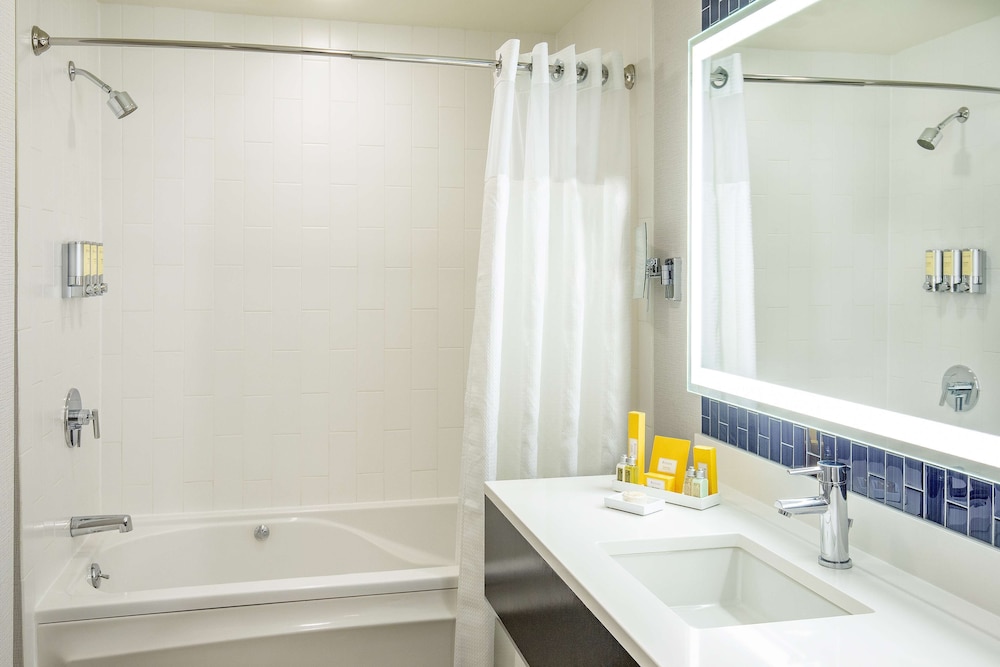EXECUTIVE, STUDIO, SUITE, KING BED, RIVER VIEW