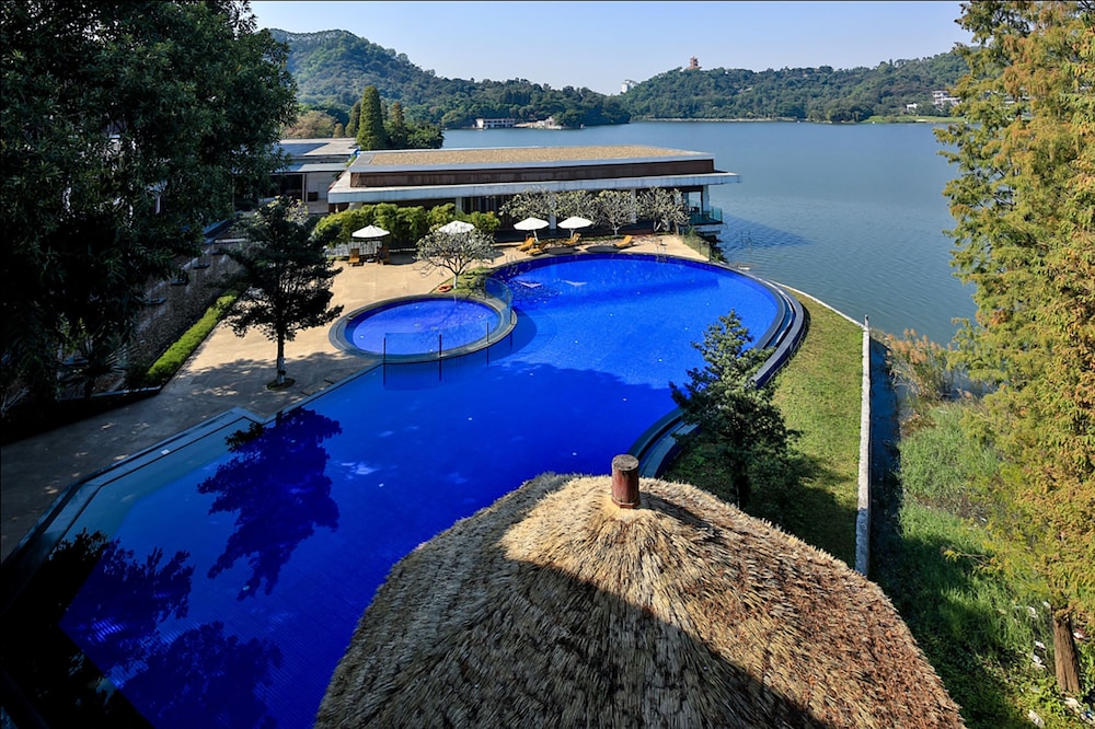 Baiyun Lakeside Hotel 49/50
