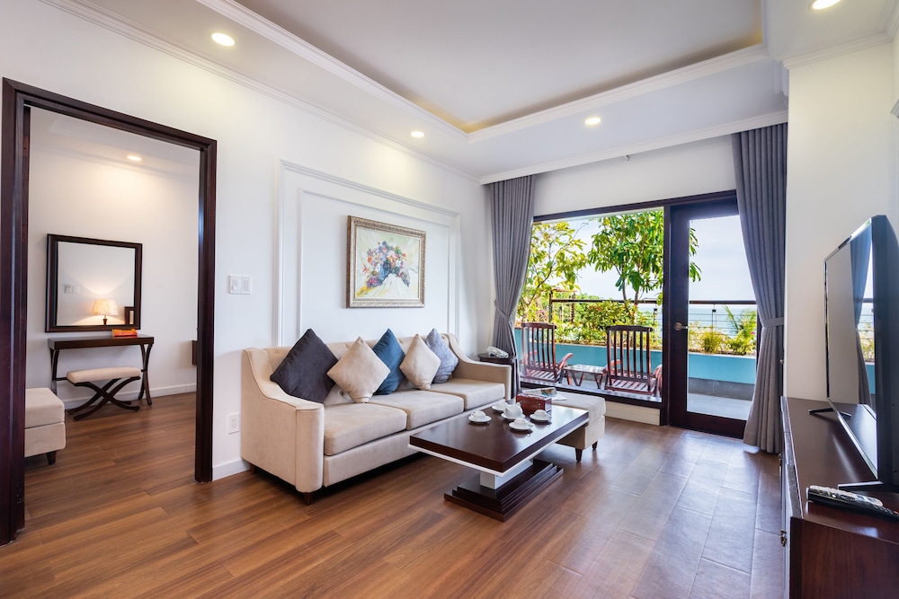 Hoang Ngoc Beach Resort 20/87