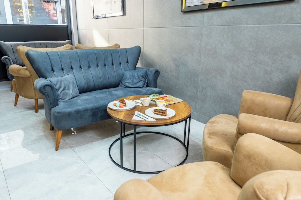 Luxury Life Suites 28/50