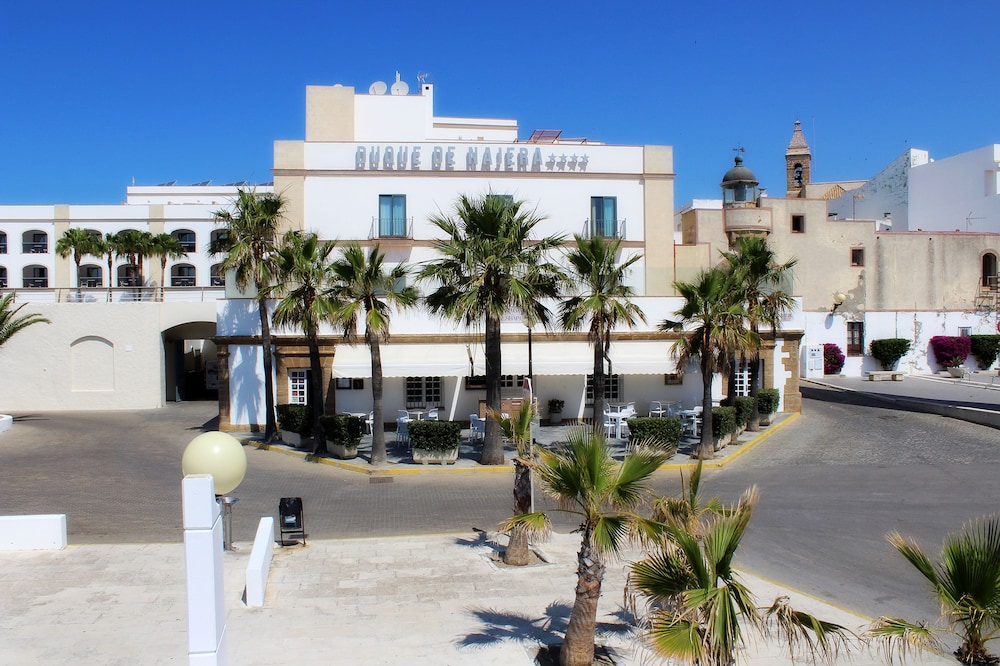 Duque de Najera Hotel 98/106