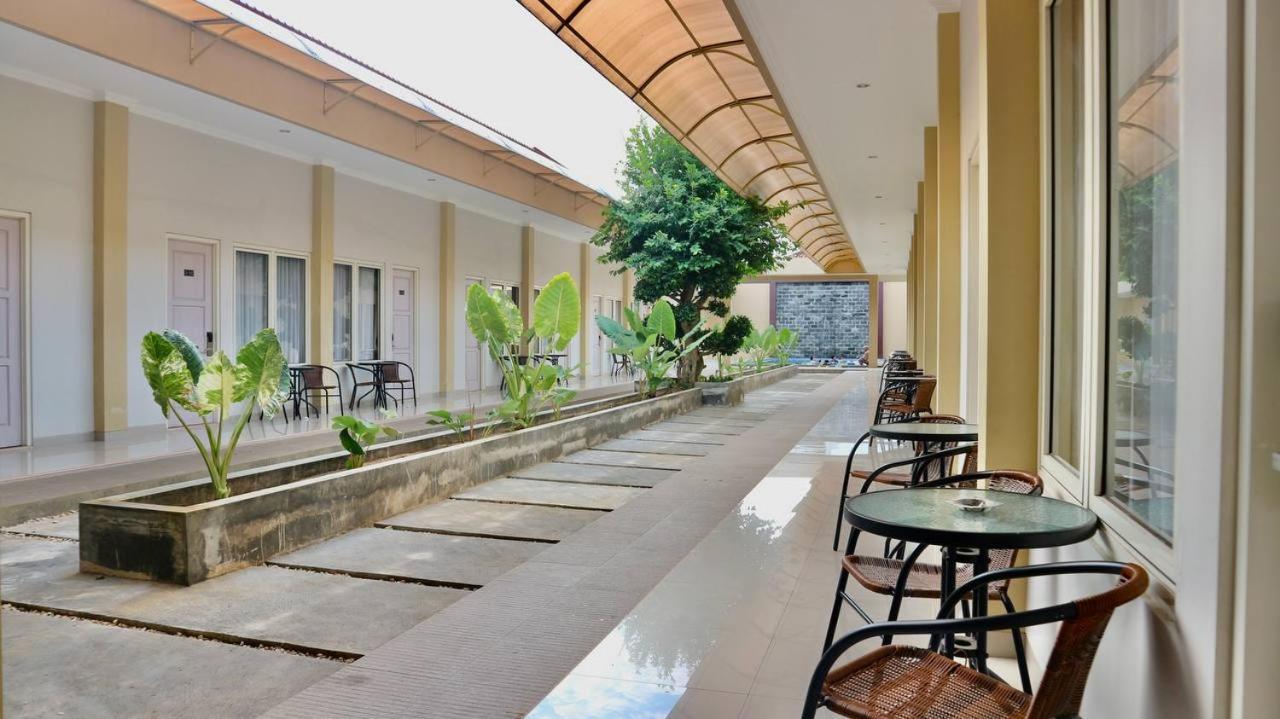 El Malik Hotel Sumenep 20/28