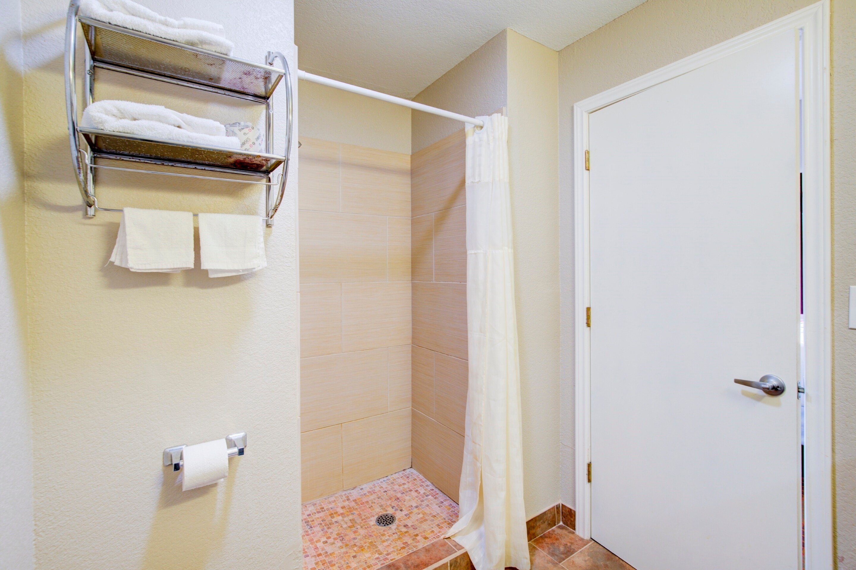 Room, Queen Bed, Accessible
