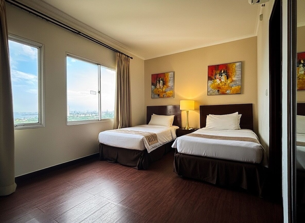 DELUXE, SUITE, TWIN BEDS, OCEAN VIEW