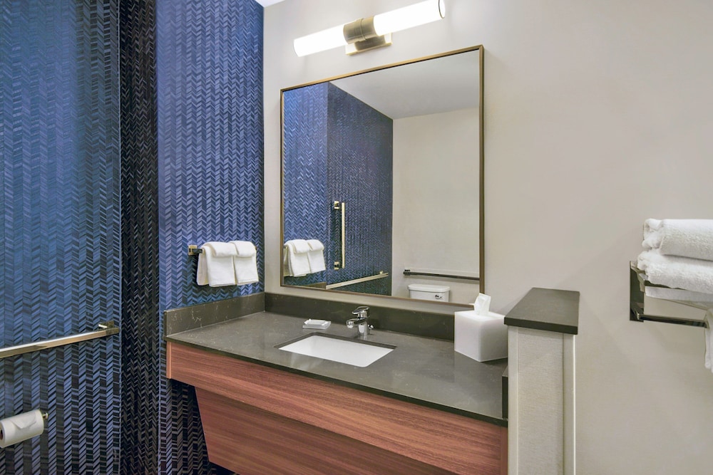 Fairfield Inn & Suites by Marriott Cincinnati North 23/29