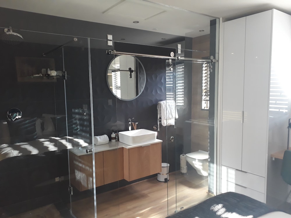 107 Dorpstraat Boutique Hotel 12/70