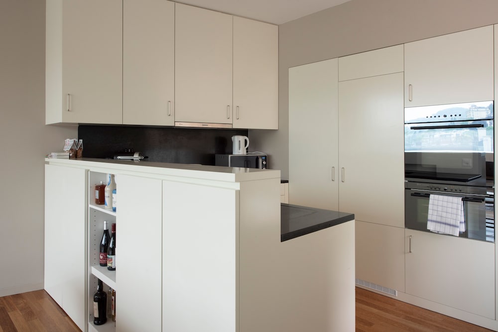 Lucerne Lake View Apartments 3/50