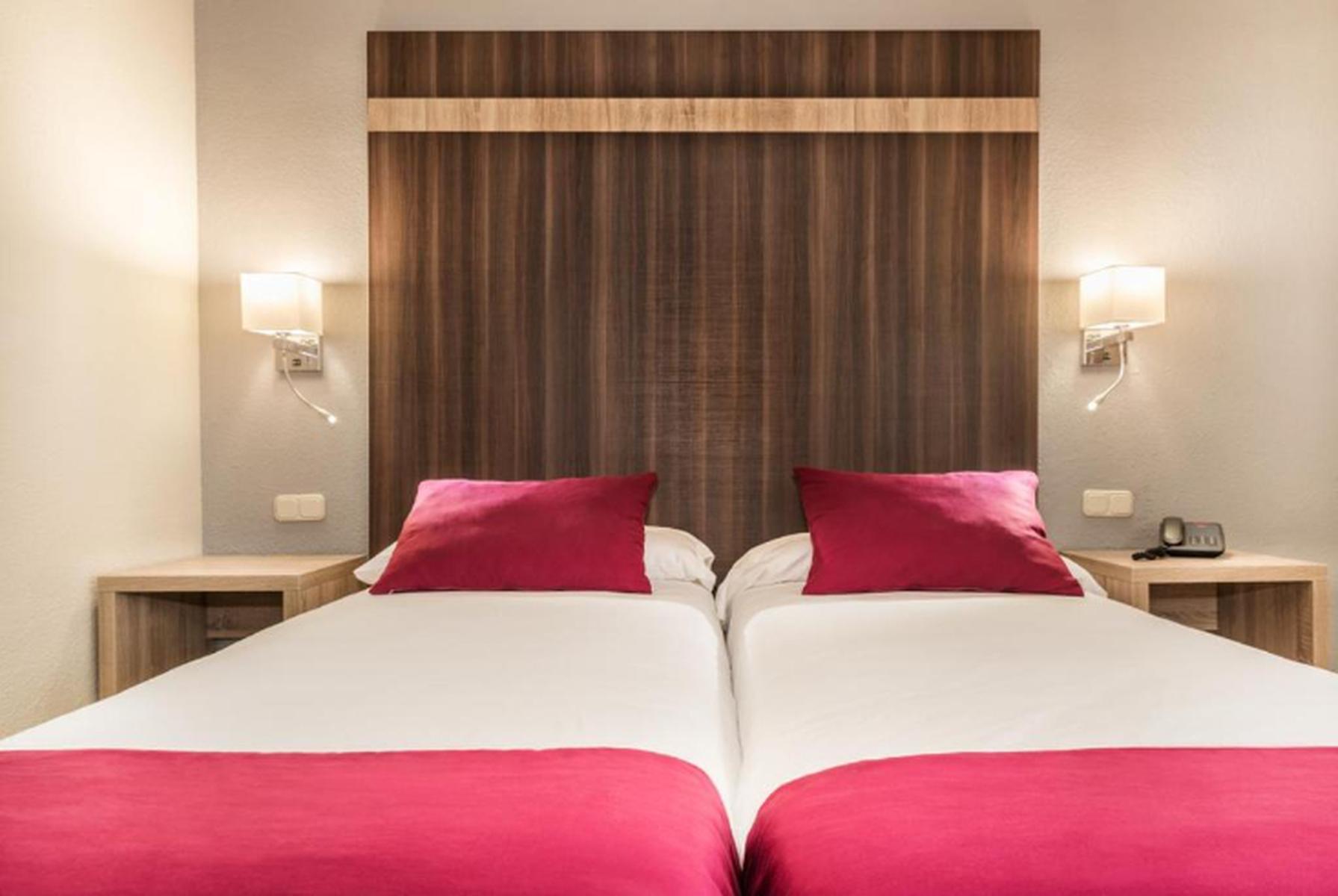 Standard, Double Bed, Balcony or Terrace