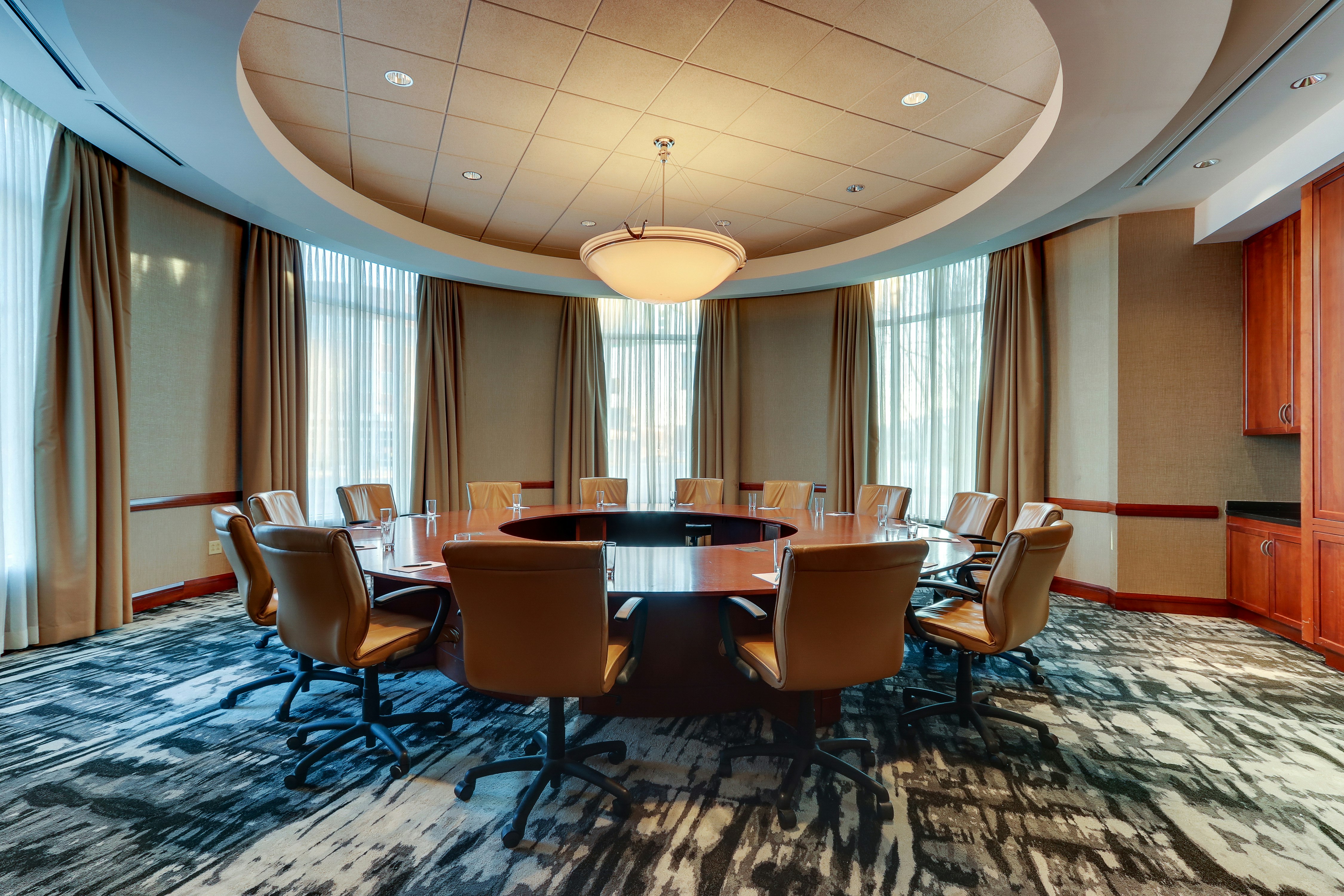 The Chattanoogan Hotel, Curio Collection by Hilton 67/73