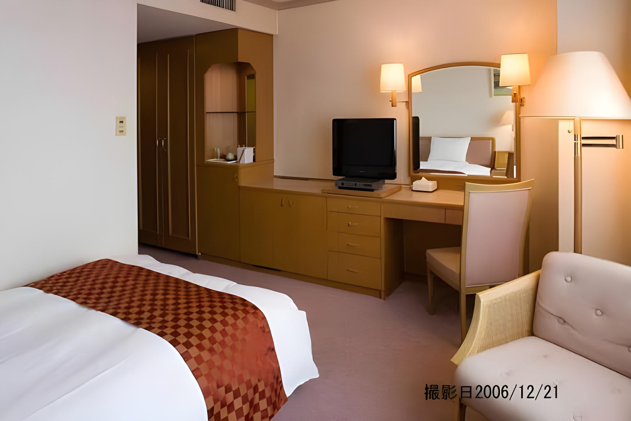 Semi Room, Standard, Semi Double Bed, Smoking