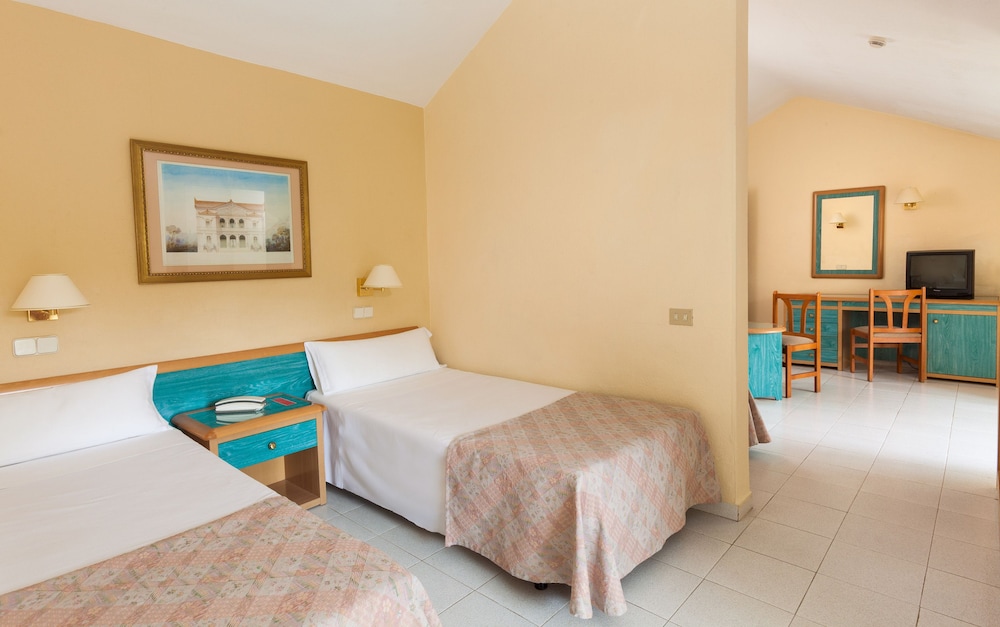 Hotel Parque San Antonio 23/75