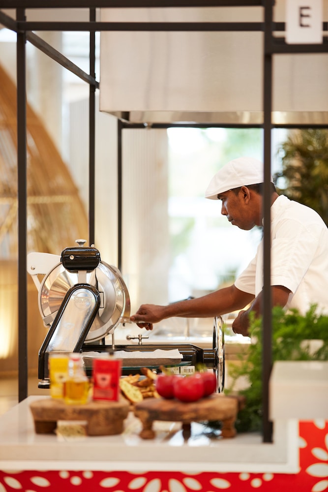 LUX Grand Gaube Resort and Villa 5/80