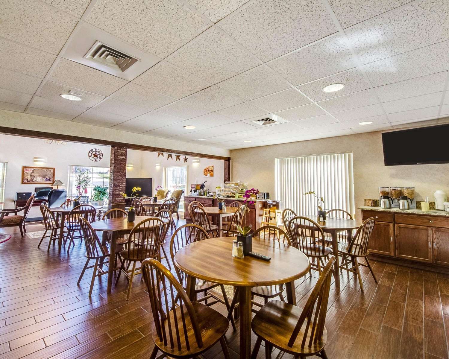 Quality Inn & Suites Kerville, TX 33/41