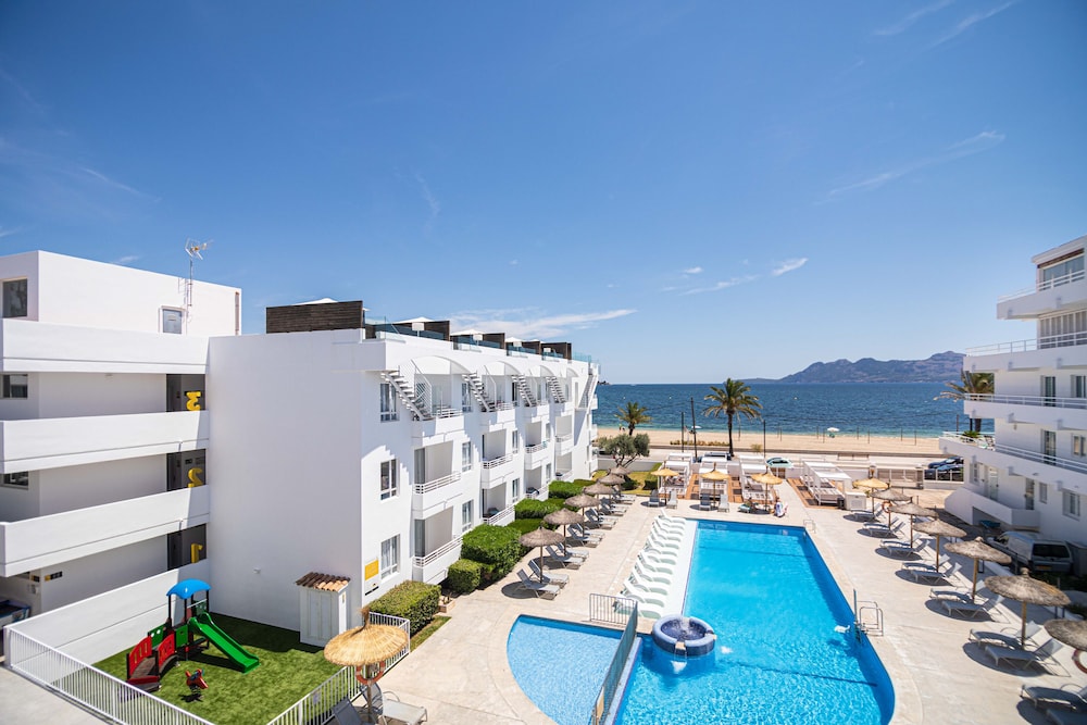 Cabot Hobby Club Apartments 54/63