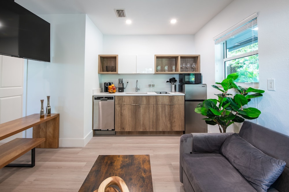 The Lauderdale Boutique Hotel 8/50