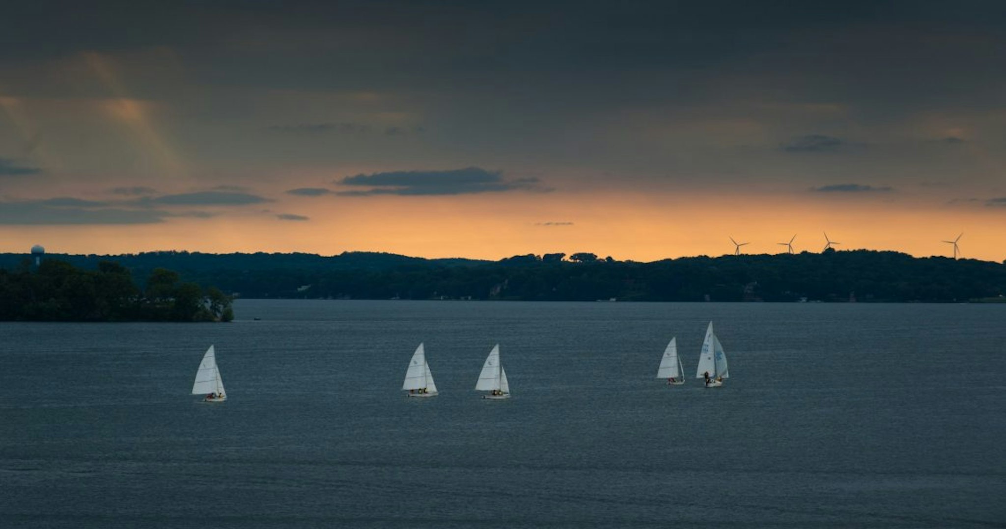 The Edgewater 42/43