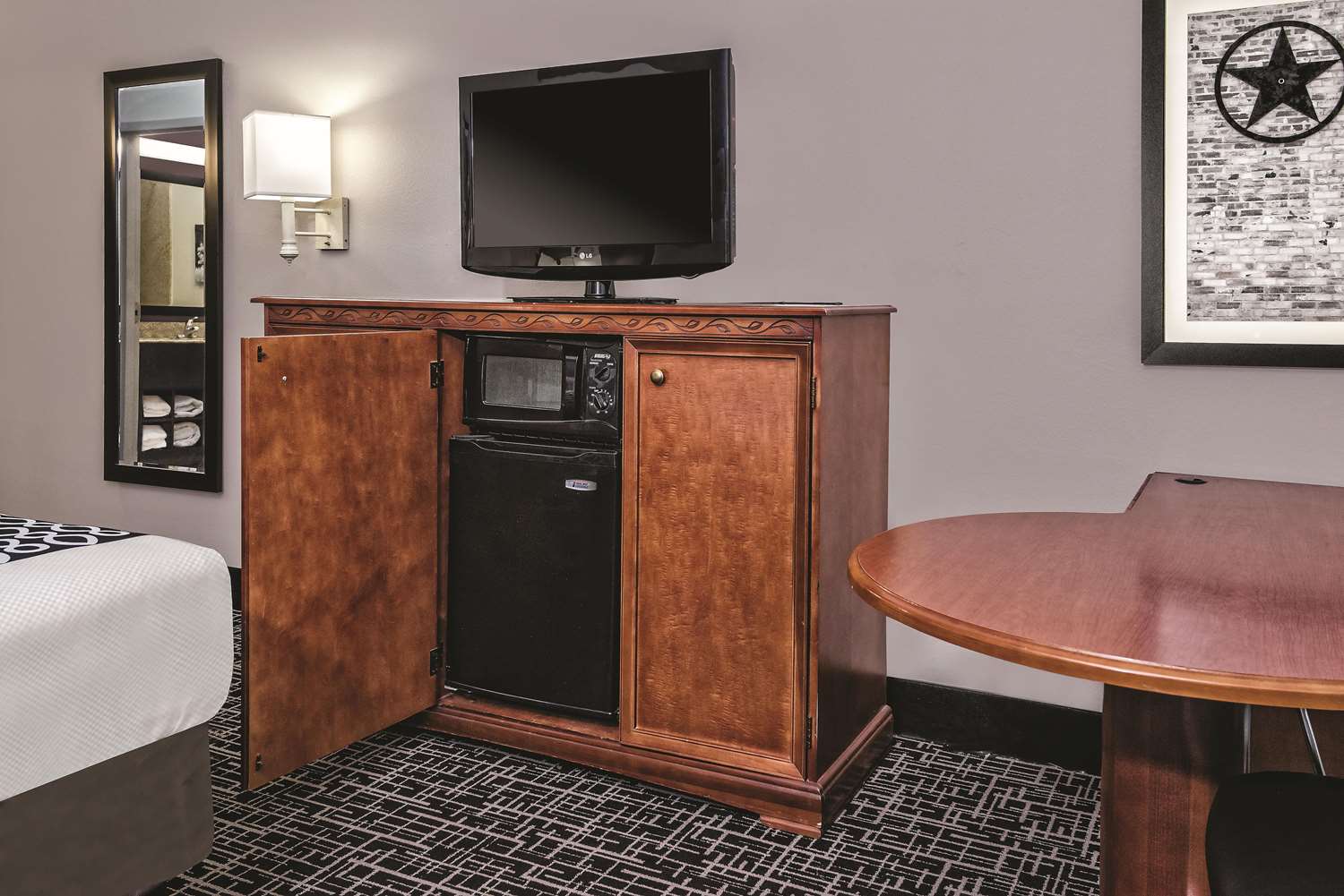 Quality Inn & Suites Rosenberg, TX 20/25