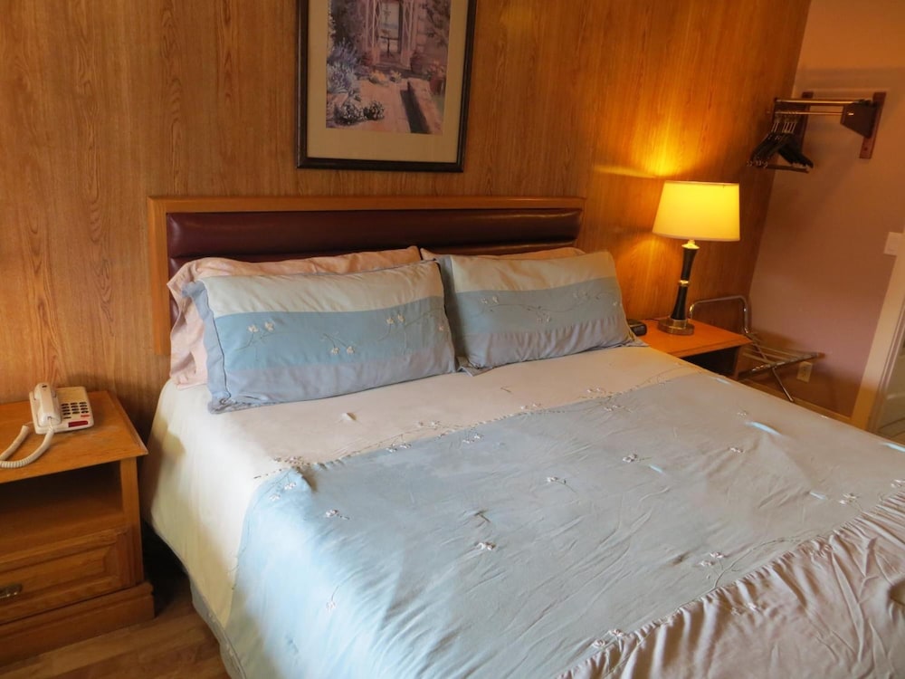 Coast Inn and Spa Fort Bragg 15/65