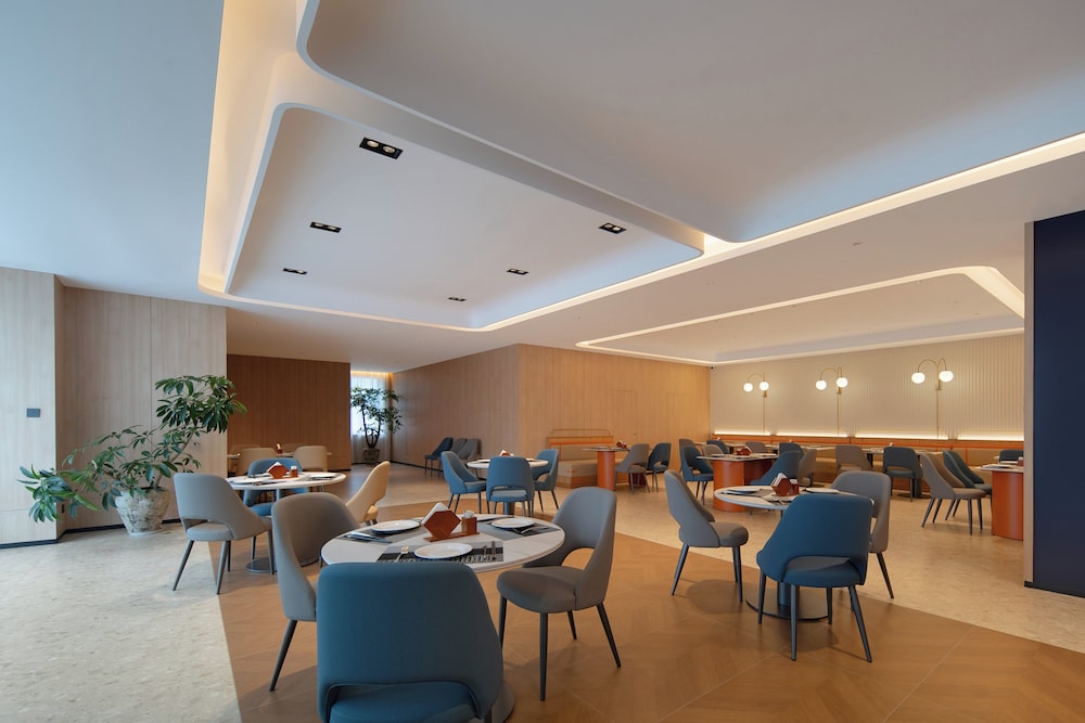YiWu Zhonglian Kaixin Hotel 66/75