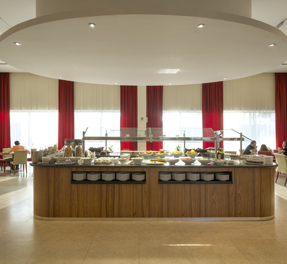 Lagoas Park Hotel 83/100