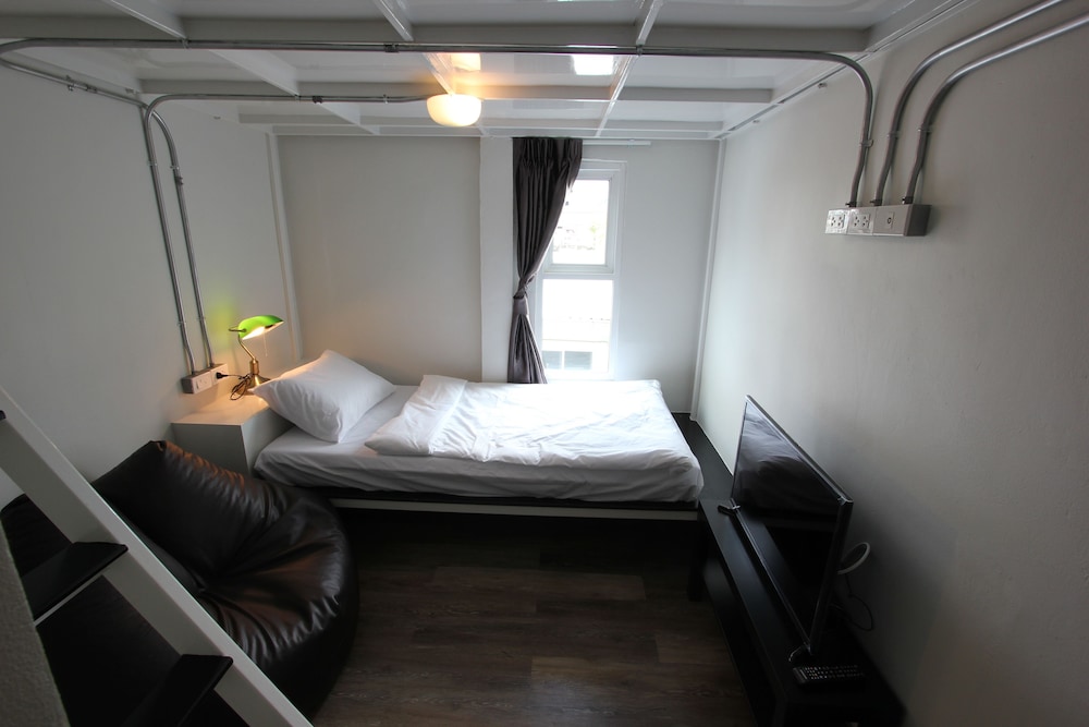 Private, Triple, 1 Double and 1 Single Bed, Private Bathroom