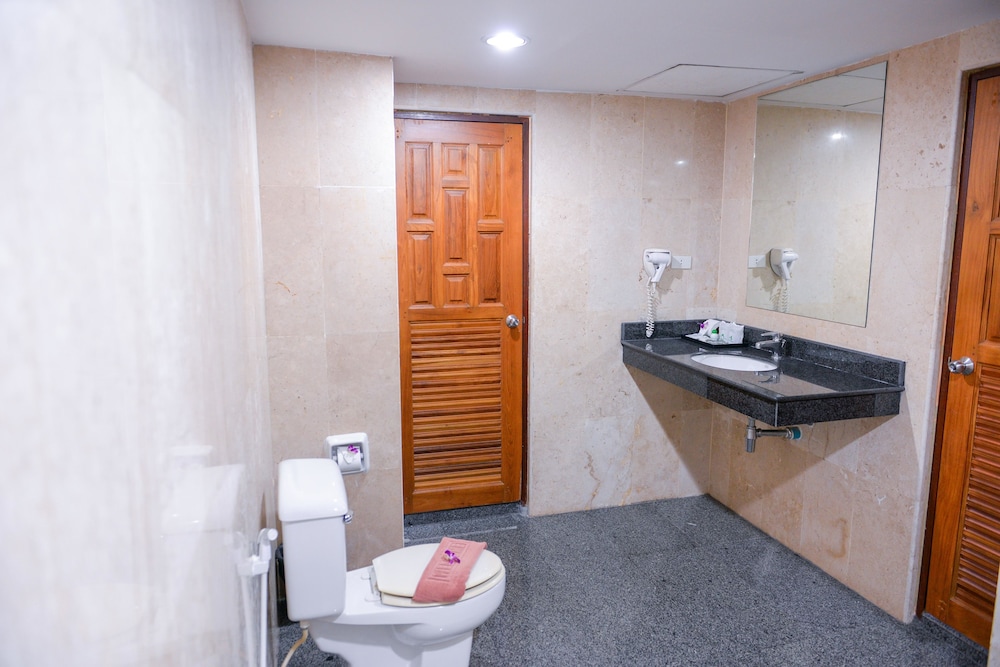 Sandy Spring Hotel 34/71