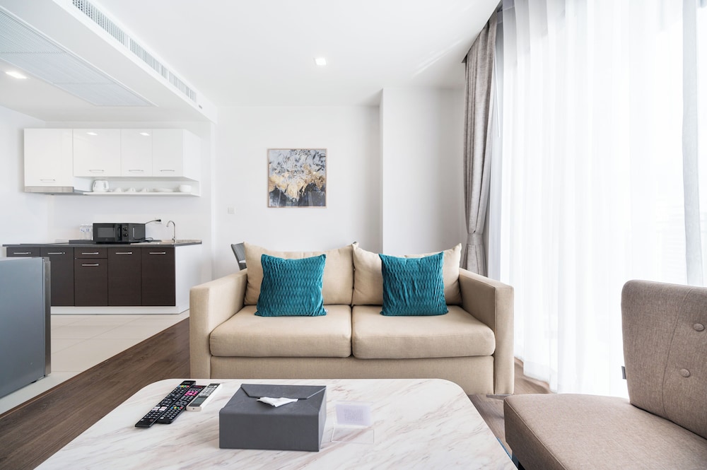 The Rich Residence Sukhumvit Nana 30/50