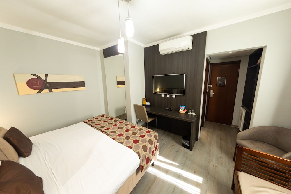 CLASS HOTEL GUAXUPE 11/50