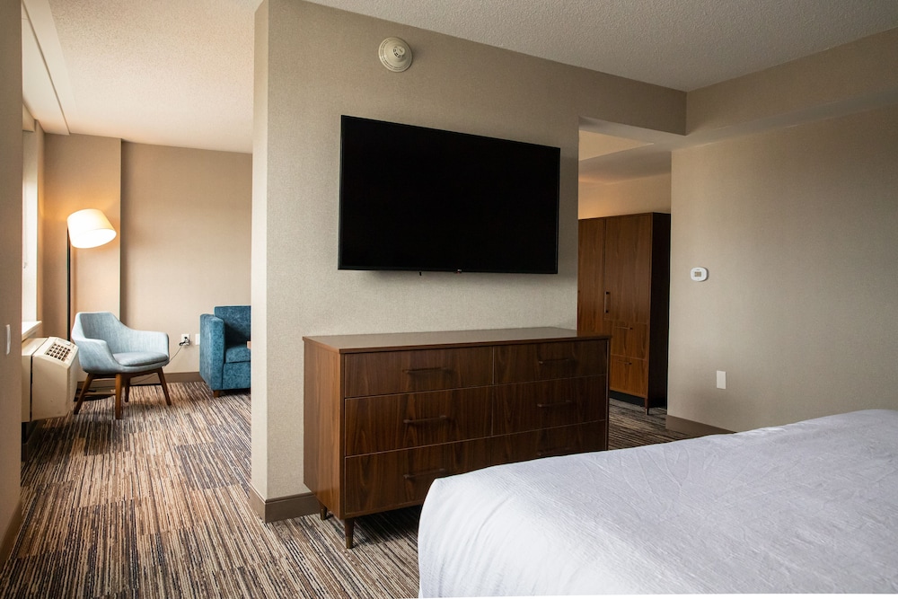 Four Points by Sheraton Point Edward Sarnia 8/62