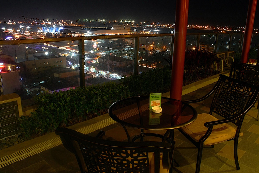 Central Park Tower Resort 51/71