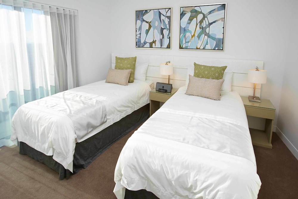 3 BEDROOMS, APARTMENT, SKY VIEW