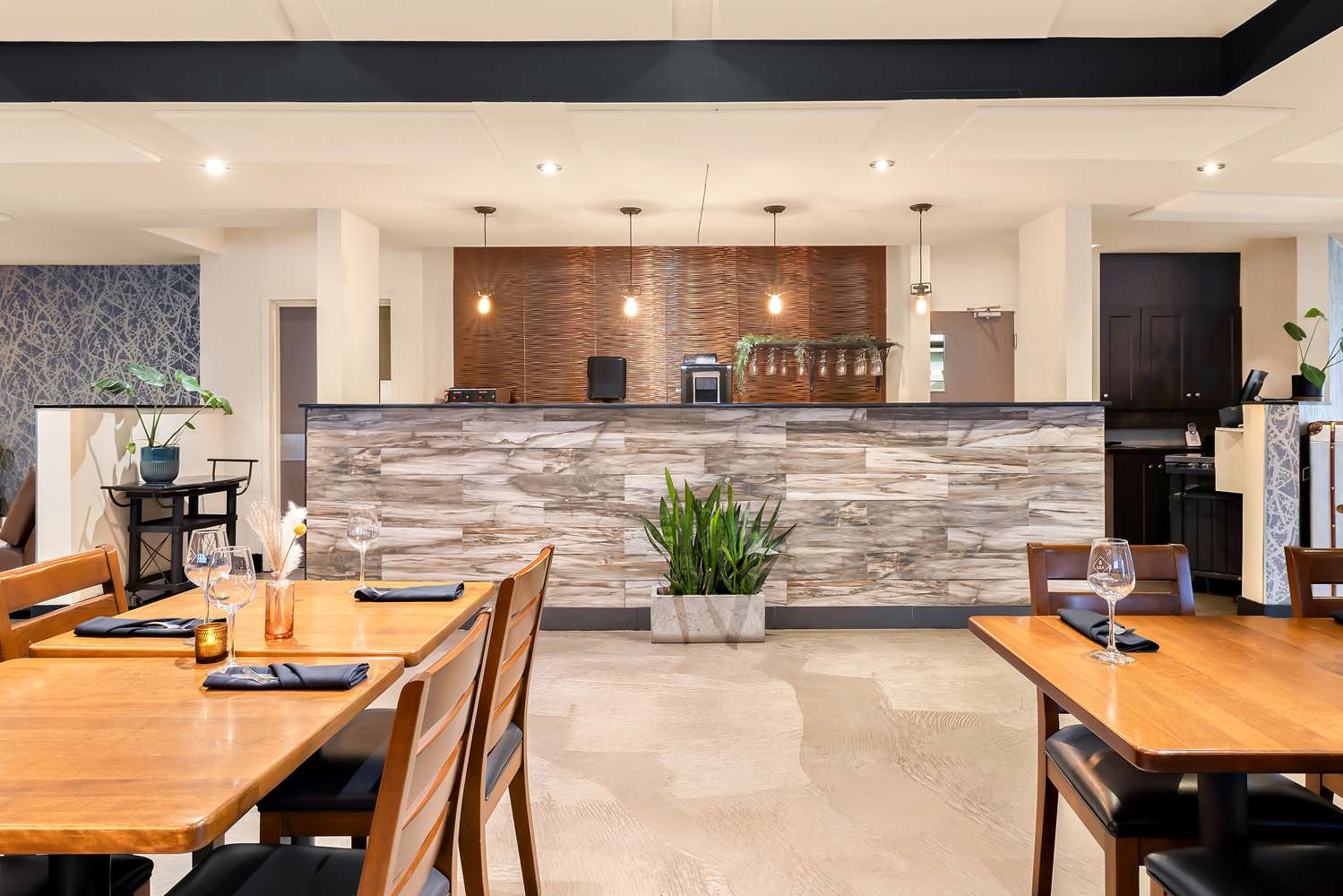 restaurant cafeteria