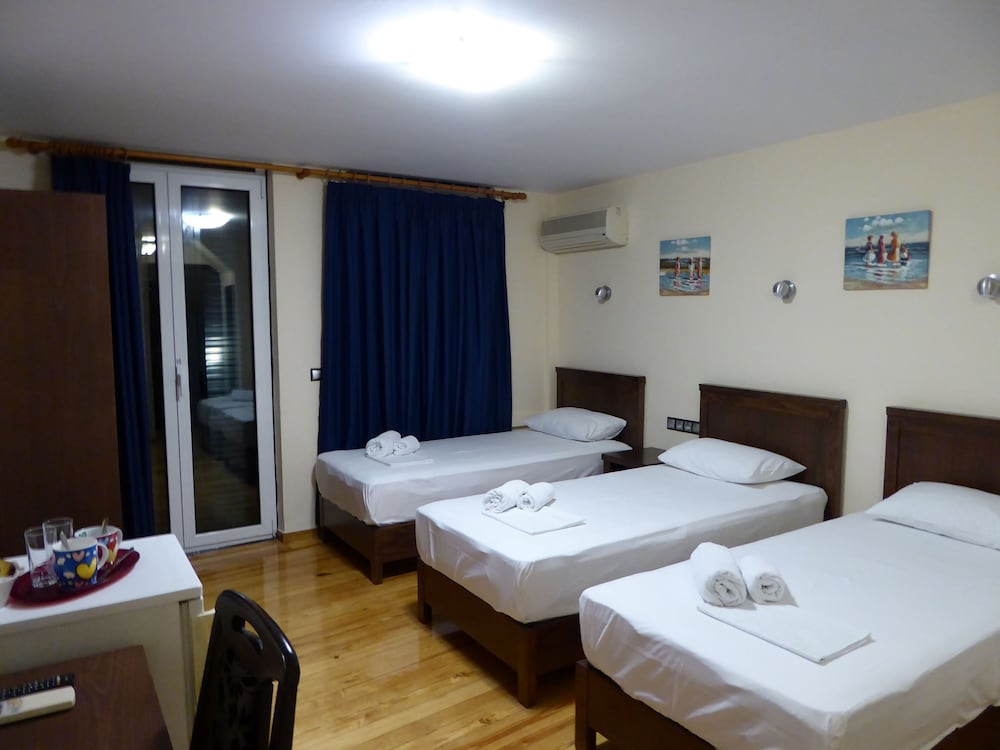 The Sea Front Rooms And Apartments 26/50