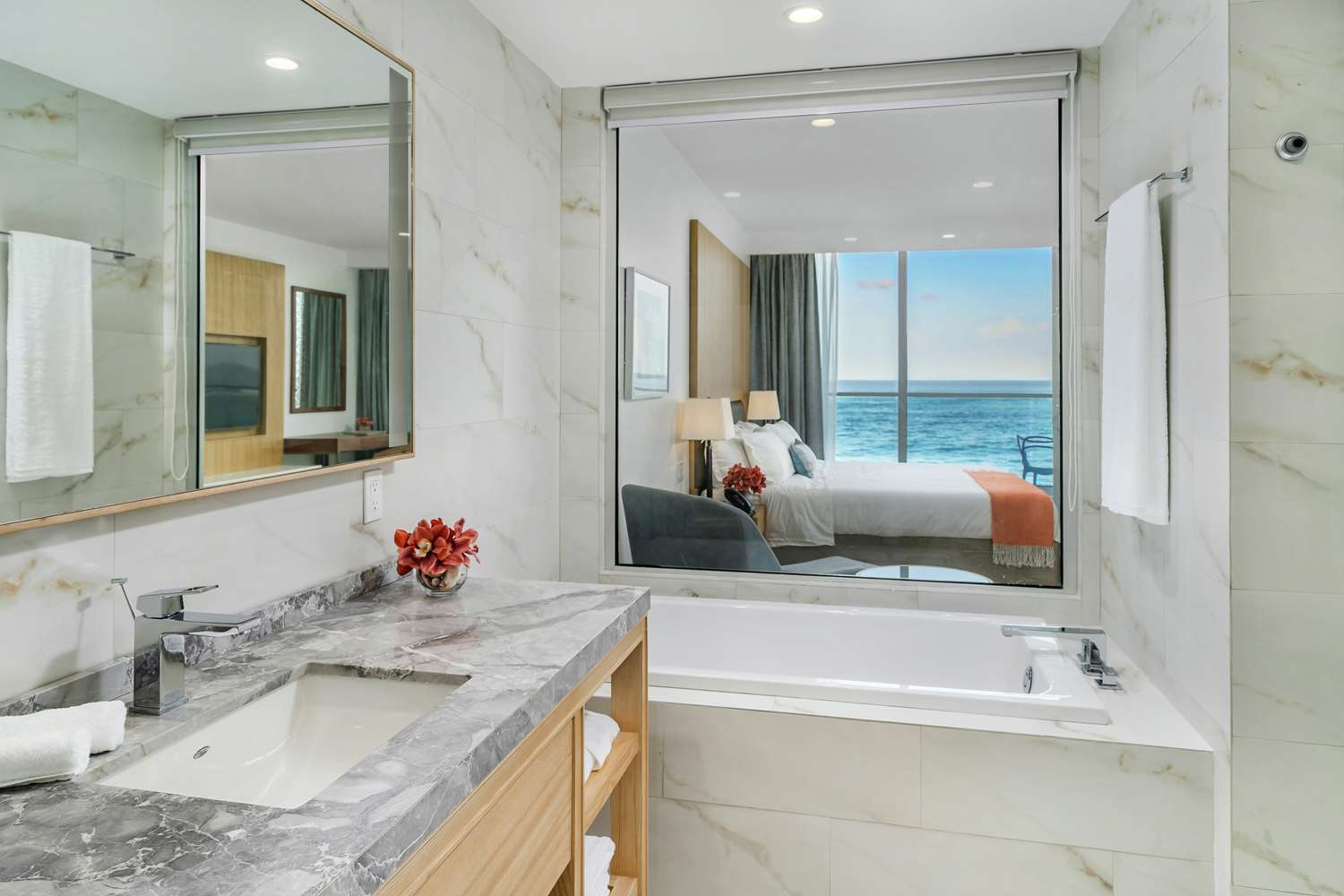 Room, King Bed, Ocean Front, Balcony