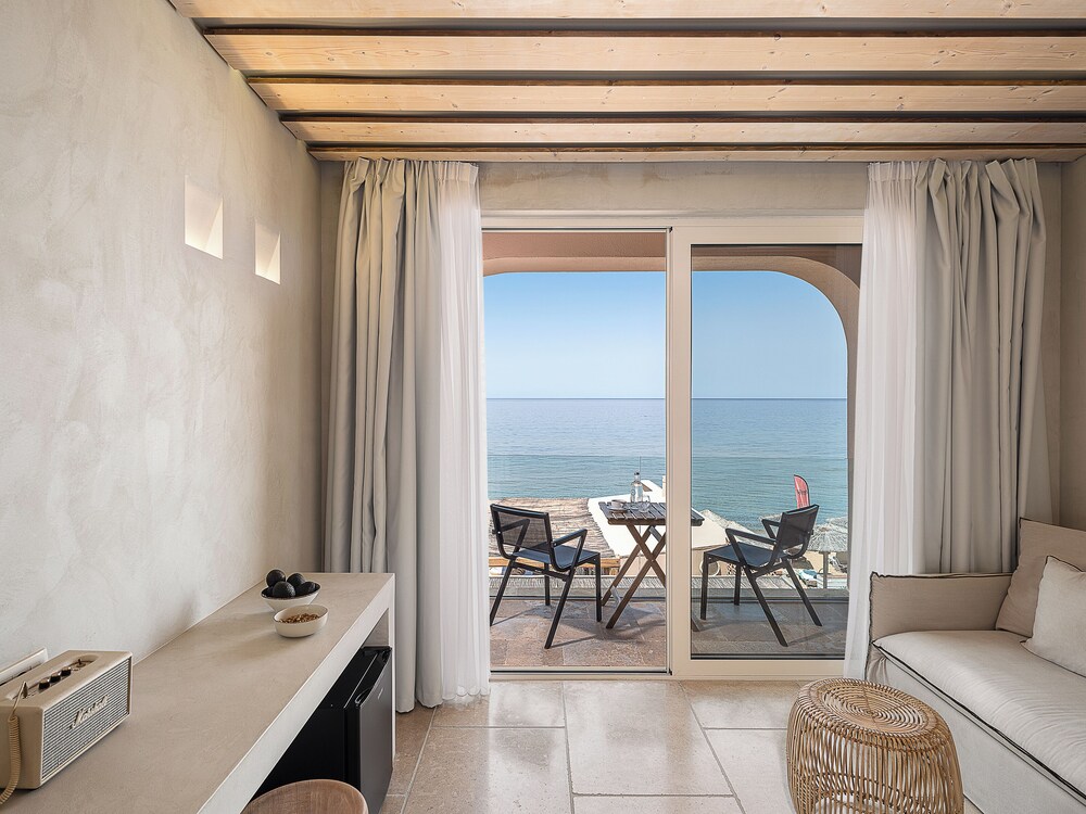 The Theodore Boutique Hotel 23/50
