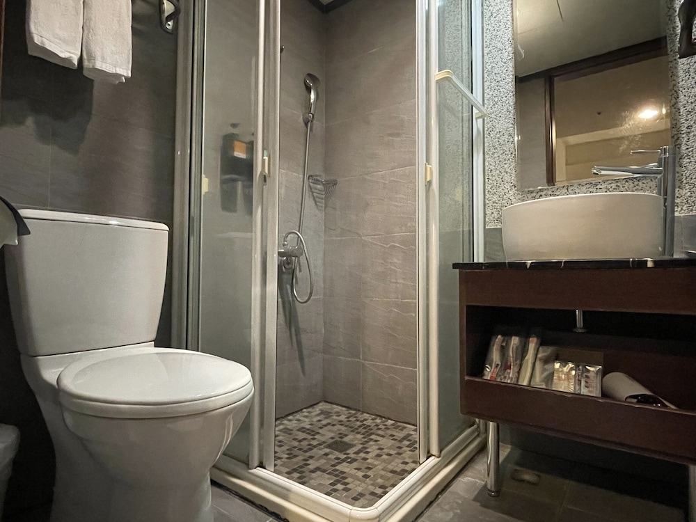 The Galerie Hotel 38/47