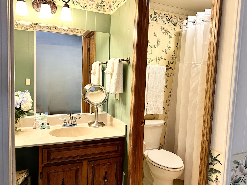 Azalea Garden Inn 49/50