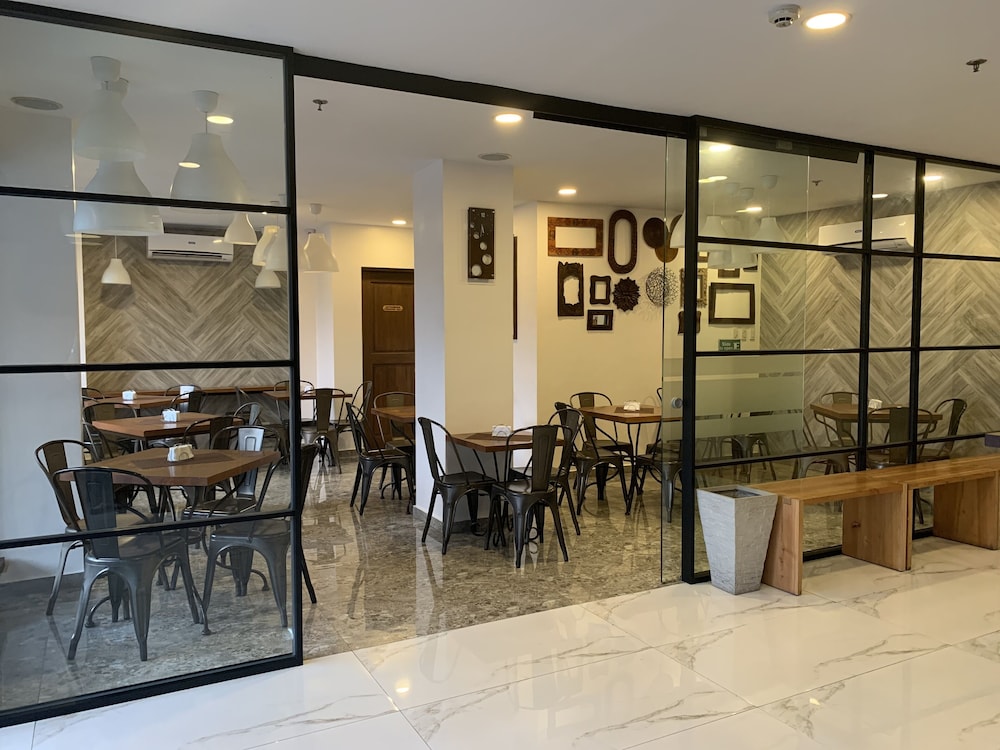 Cebu R Hotel Capitol 24/34
