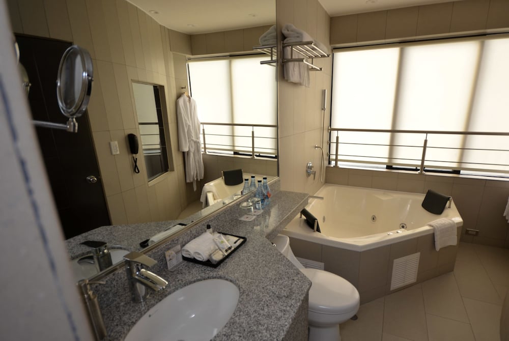 QP HOTELS LIMA 43/59