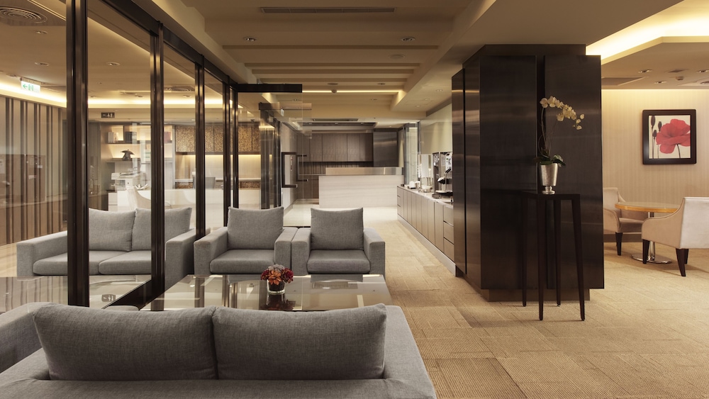 Urban Hotel 33 48/69