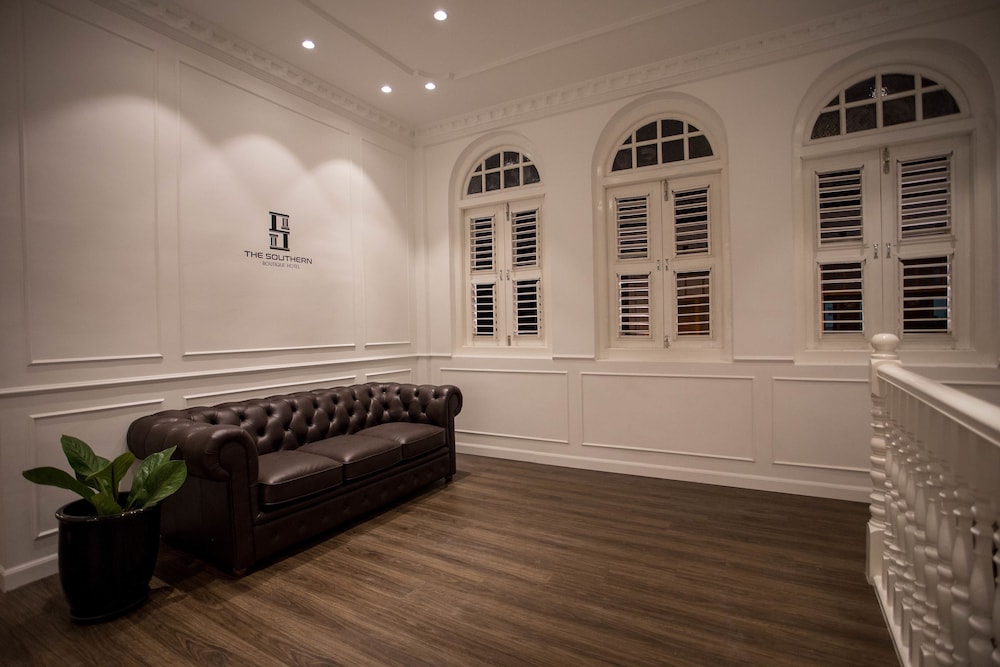 The Southern Boutique Hotel 24/28