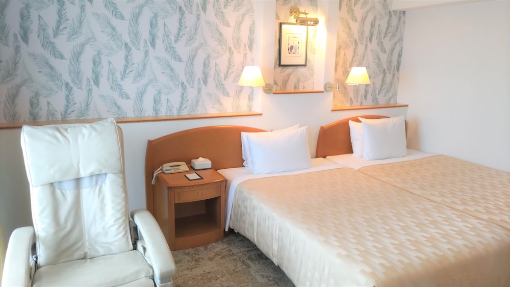 Naha Beach Side Hotel 28/71